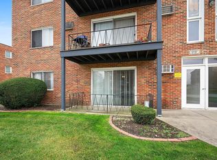 5727 W 128th St #1, Crestwood, IL 60445