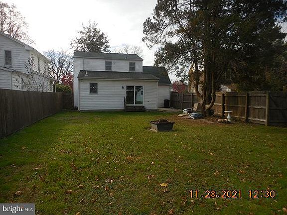 5th image of 323 Beverly Pl