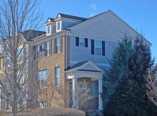 2120 Dauntless Dr, GLENVIEW, IL 60026