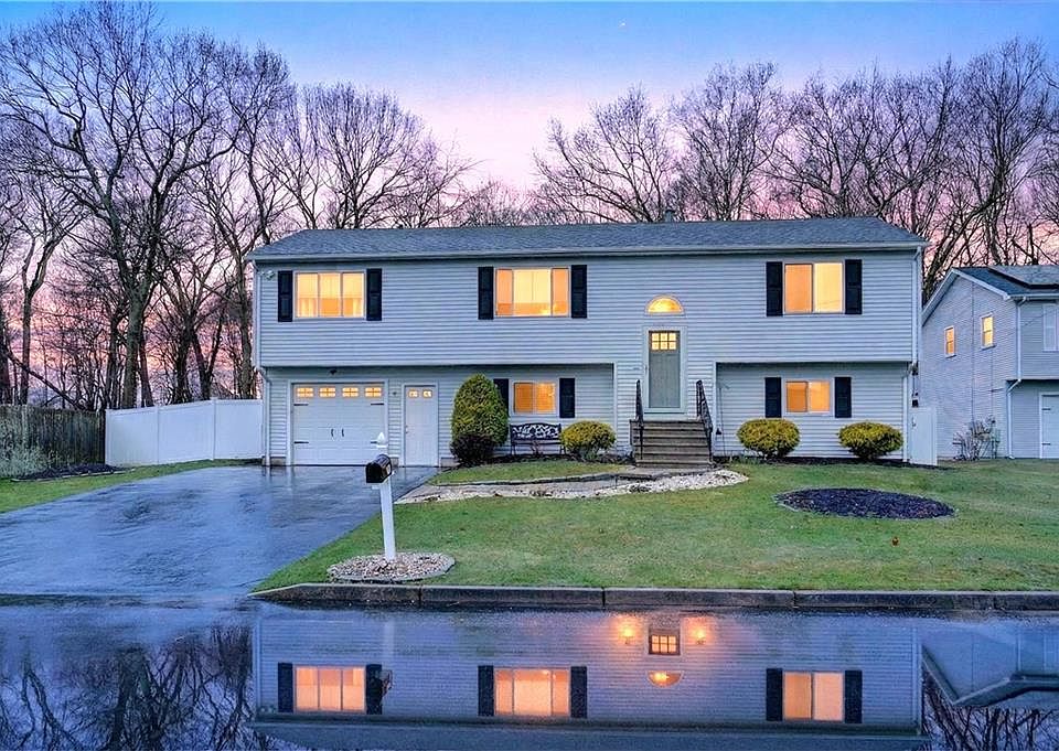 1st image of 82 Mohawk Trl