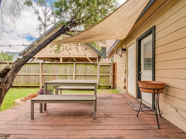 1310 Asbury St — Photo 23