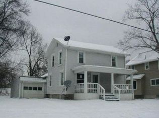 215 Woodlawn St, Geneva, OH