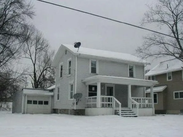 215 Woodlawn St, Geneva, OH 44041
