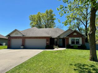 5728 E Gatehouse Dr, Strafford, MO 65757
