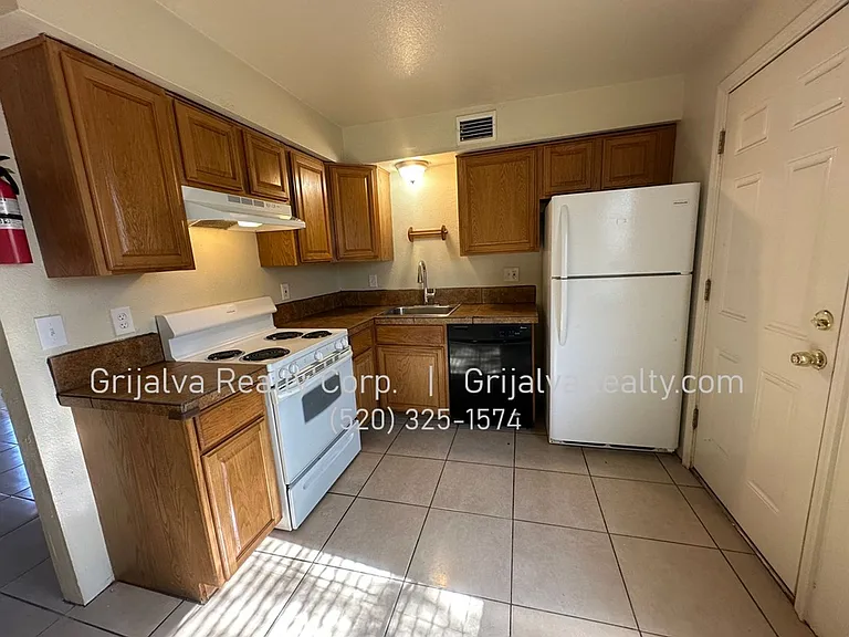 3529 E Monte Vista Dr #G-J — Photo 4