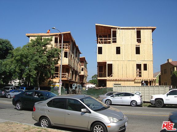4th image of 1827 S Redondo Blvd