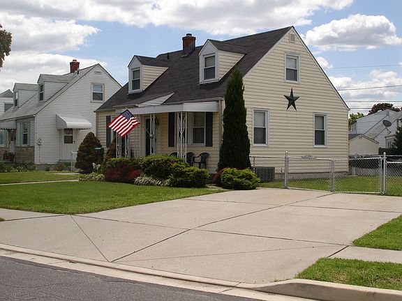 Front with Parking Pad