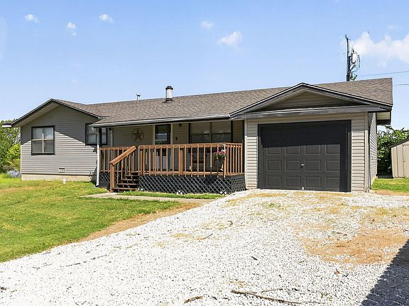 2nd image of 813 Kentucky Road