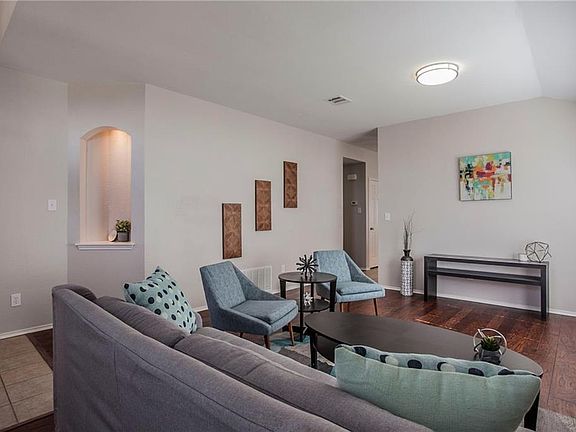 2nd image of 6704 Serena Ln