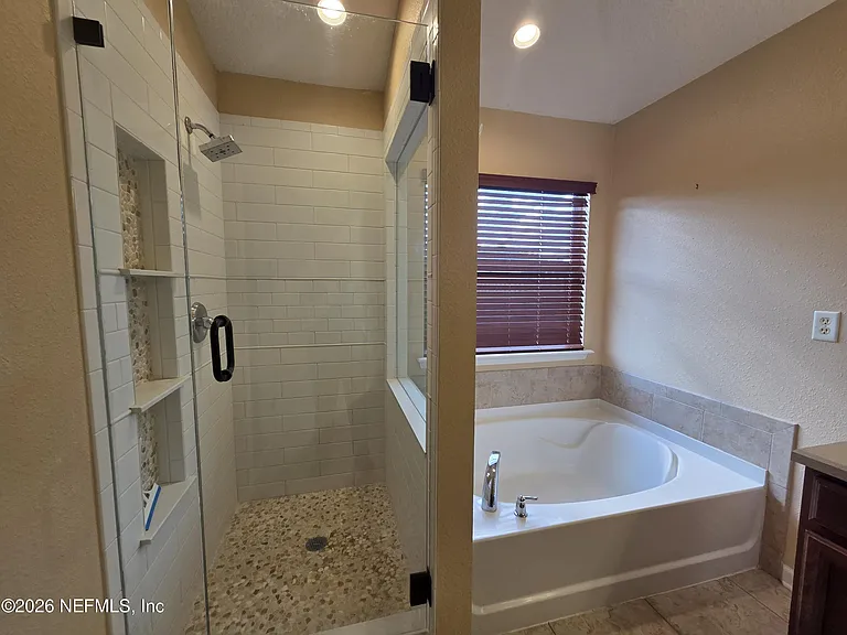 1912 Covemont Ct — Photo 14