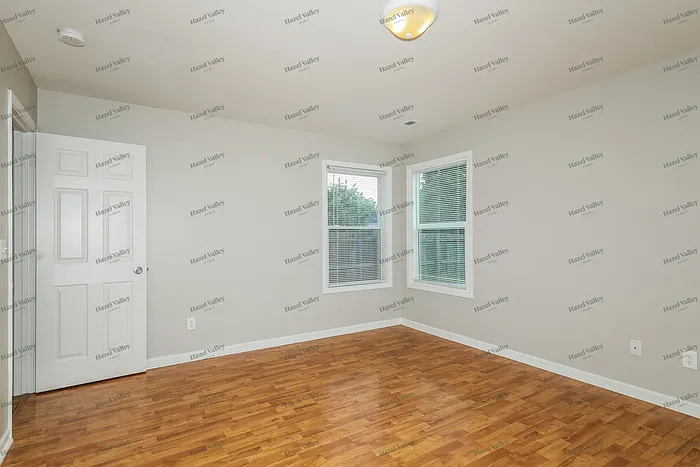 6091 Parrington Dr — Photo 8