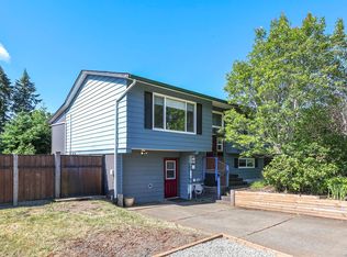 2057 Hummingbird Pl, Comox, BC V9M 2A2