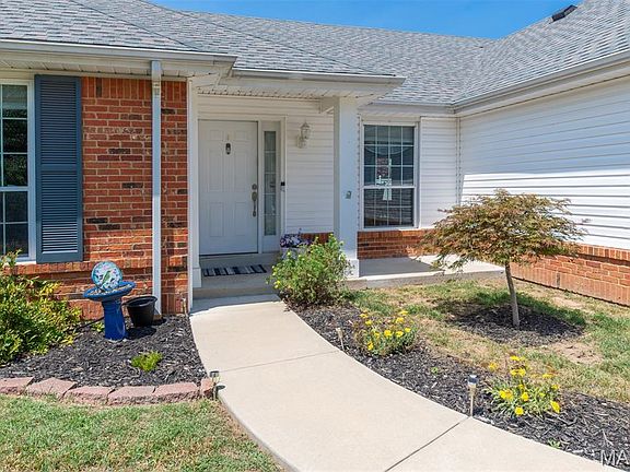 2nd image of 765 Spring Hill Farm Dr