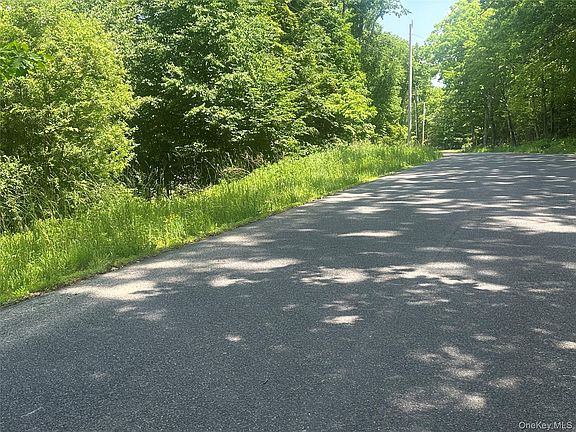 5th image of Oak Ridge Road