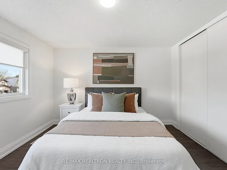 117 Cardinal Cres #UPPER — Photo 30