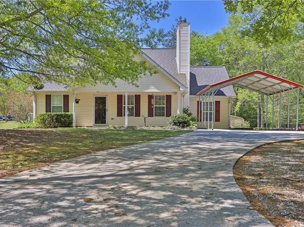 3935 Pinedale Ln, Gainesville, GA 30507