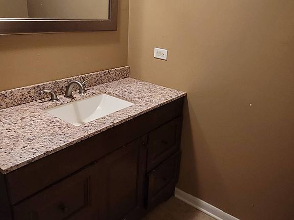 4th image of 9937 S Cicero Ave APT 101