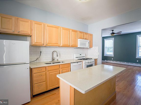 3rd image of 739 N 17th St Floor 2