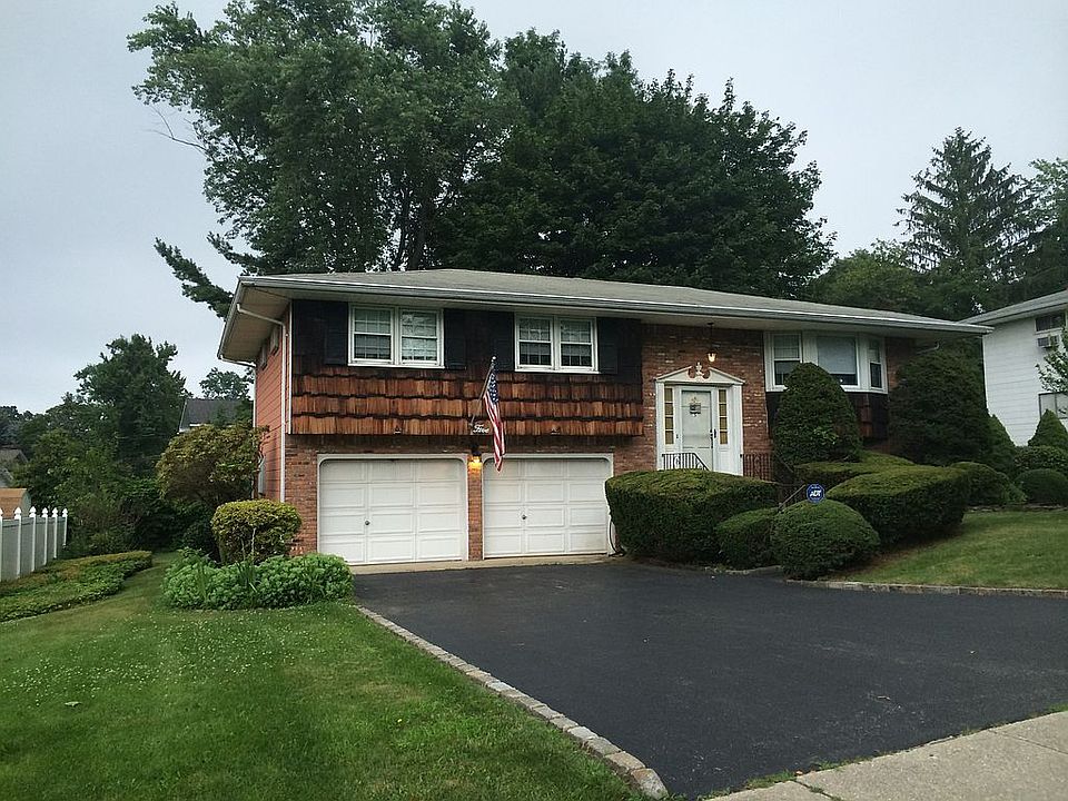 1st image of 5 Hawk Ln