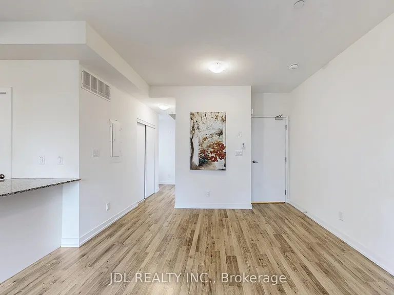 370 Red Maple Rd #112 — Photo 8