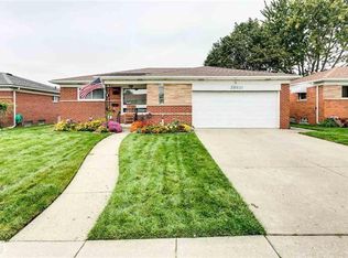 28621 Gilbert Dr, Warren, MI 48093