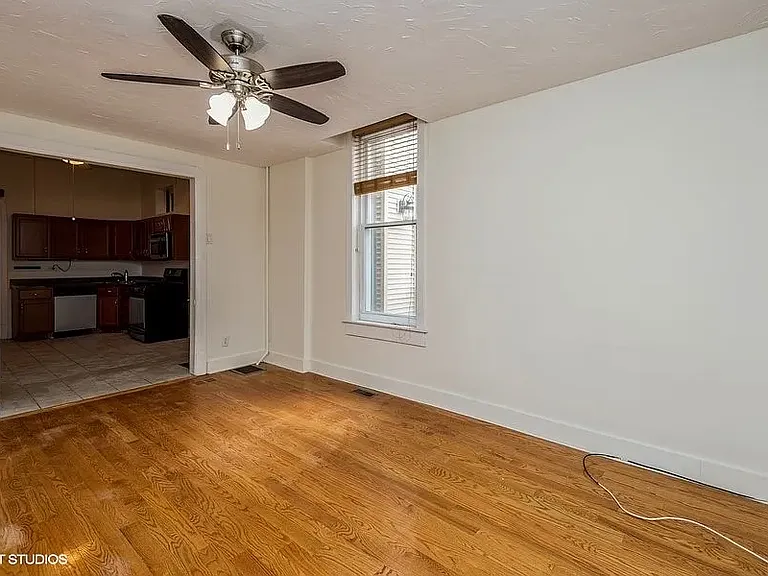 2248 N Southport Ave #1R — Photo 6