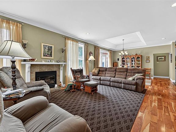 2nd image of 15 Hampden St