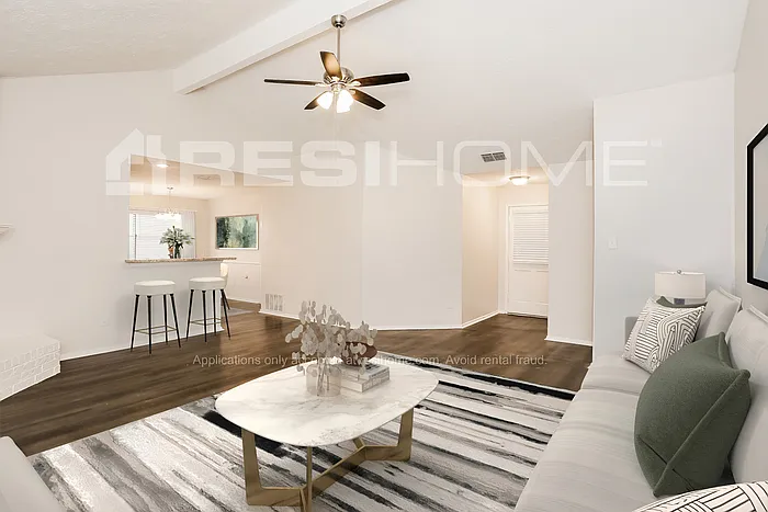 2400 Redbrook Ct — Photo 6