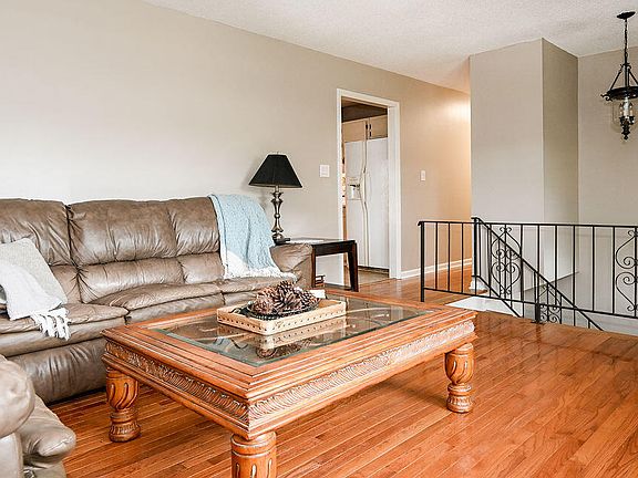 4th image of 123 Leaf Dr NW