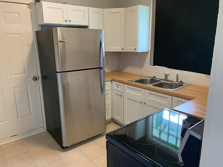 769 E Duffy St — Photo 10