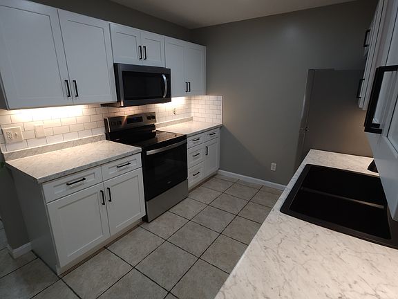 4th image of 6842 W Boston Dr