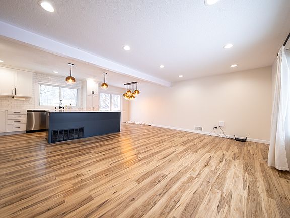 2nd image of 4104 Lynn Ave