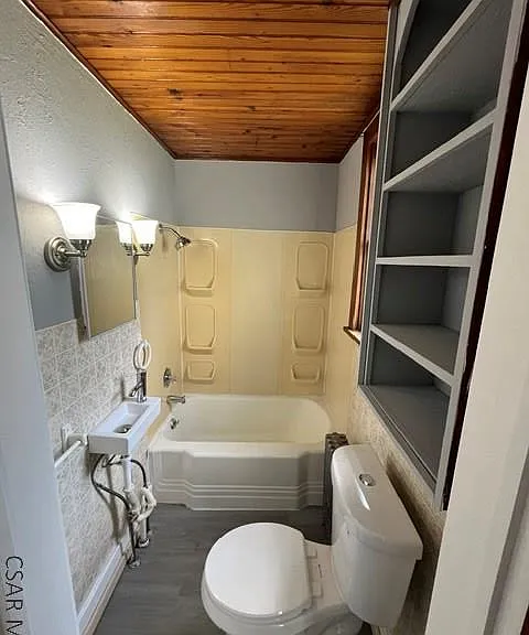 3418 Graham Ave #1 — Photo 12