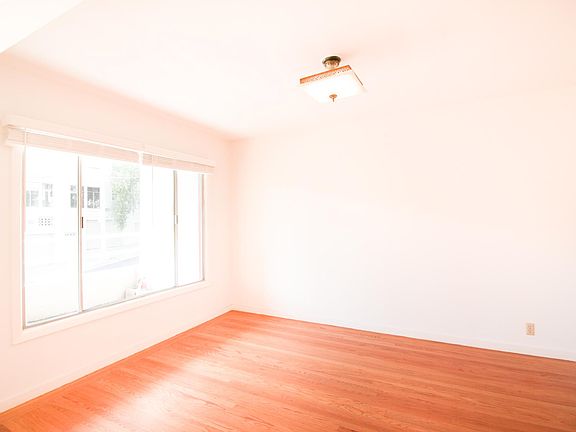 3rd image of 1980 Sacramento St APT 102