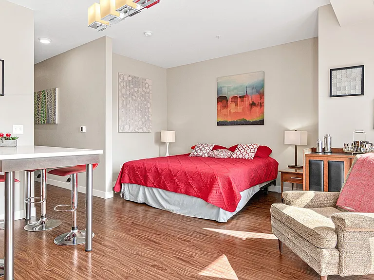 Red 20 Apartments — Photo 13