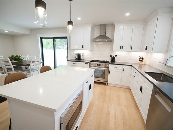 3rd image of 361 Salem St #2