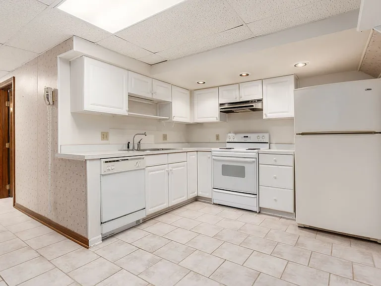 100 E Dublin Granville Rd #1 — Photo 25