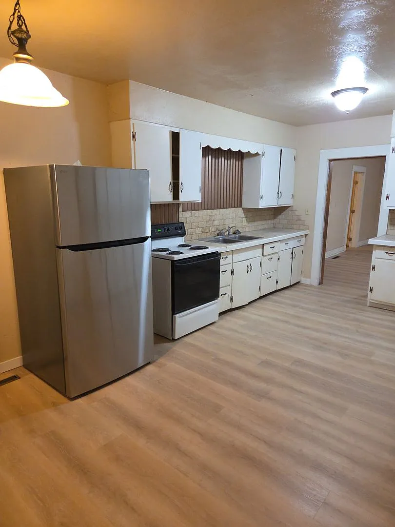 Large 3 bedroom — Photo 1
