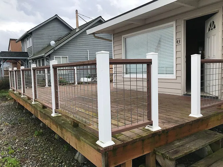 43 Beach Dr — Photo 2