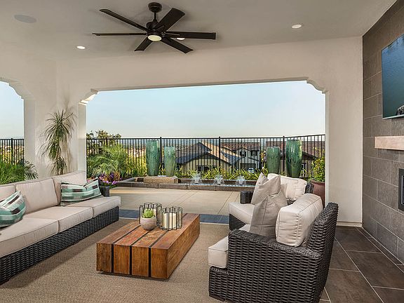 Residence 3 California Room