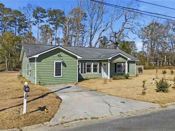 14 Redmond Ave, Garden City, GA 31408