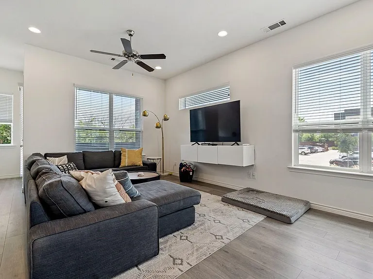 2830 Addison Park Ln — Photo 9