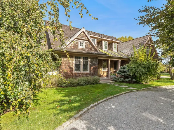 30 Glenmore Ave, Montauk, NY 11954