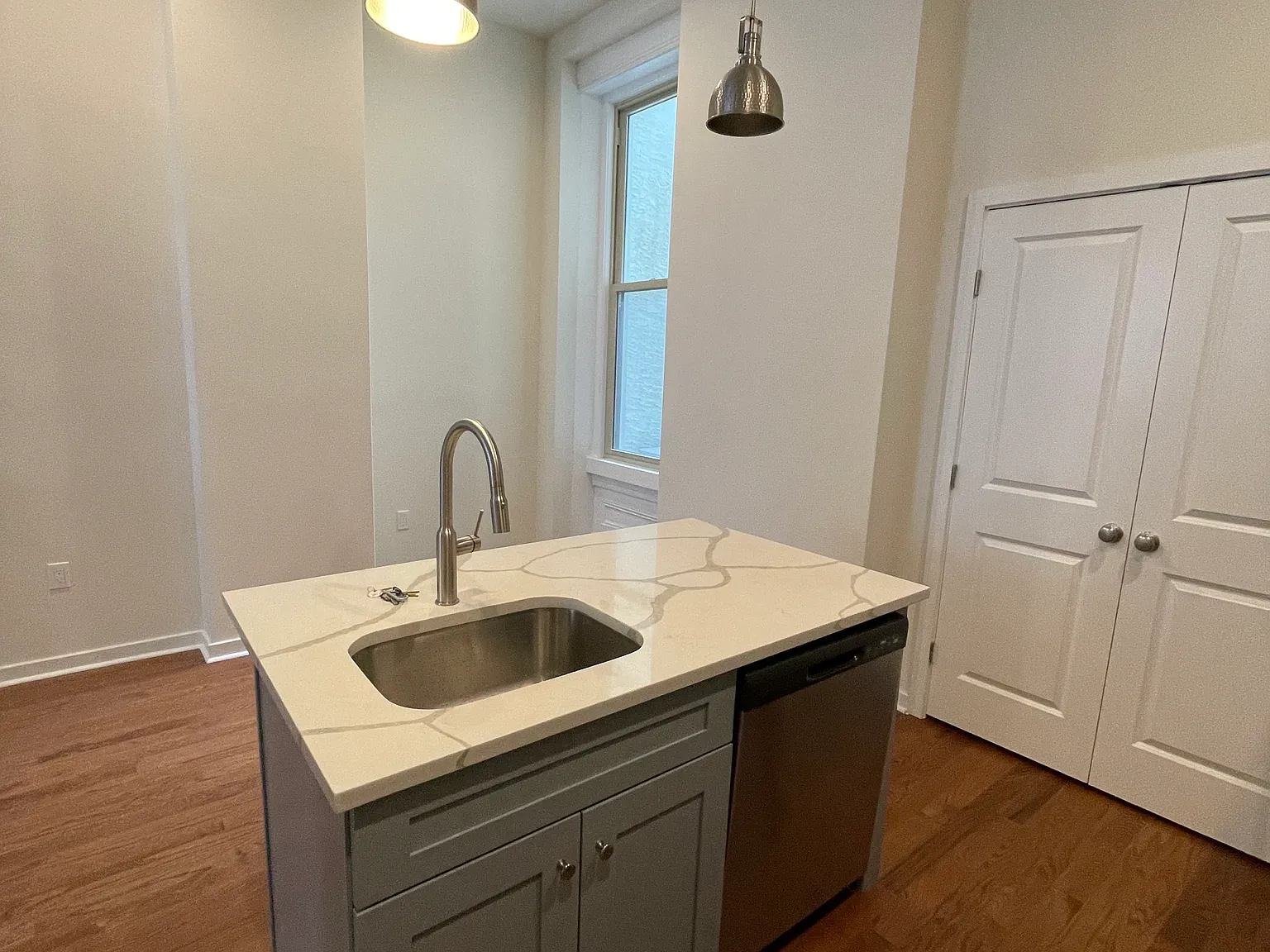 2 bed, 2.5 bath, $2,650 — Photo 4