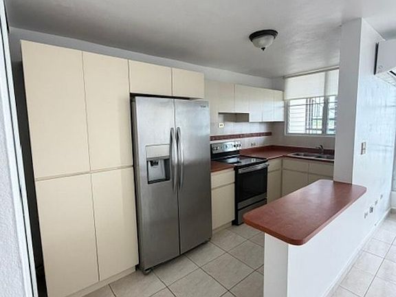 2nd image of J314 Boulevard Pedro
