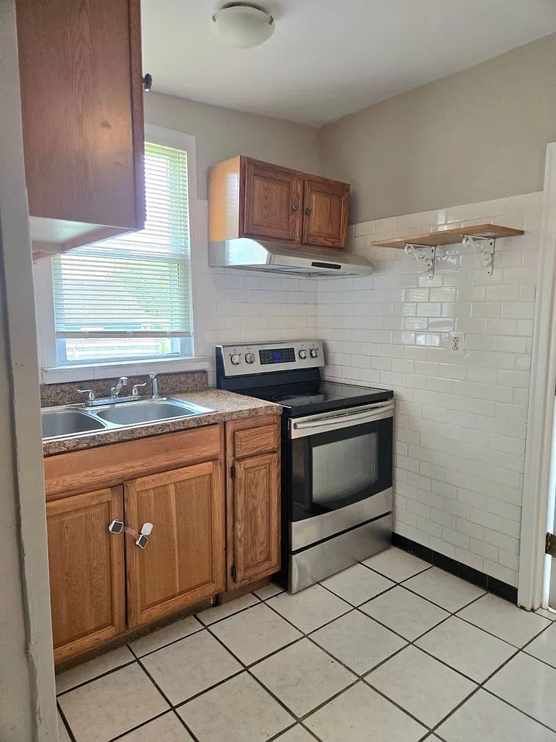 Charming 3BR House in Fairmount Heights — Photo 2