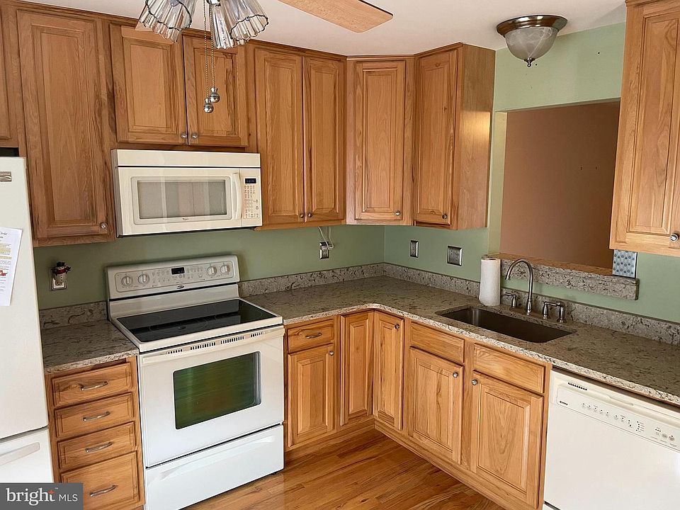2nd image of 6 Ingrid Ct