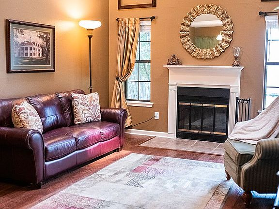 3rd image of 3636 Greenacres Dr #31