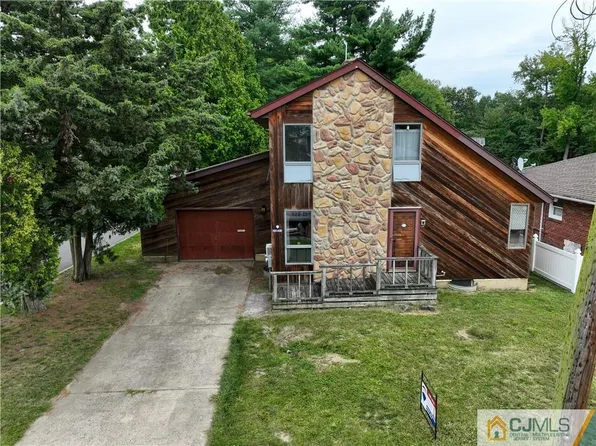 61 1/2 Rubin St, South River, NJ 08882