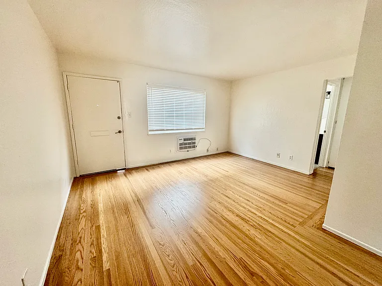 2715 S St #3 — Photo 7